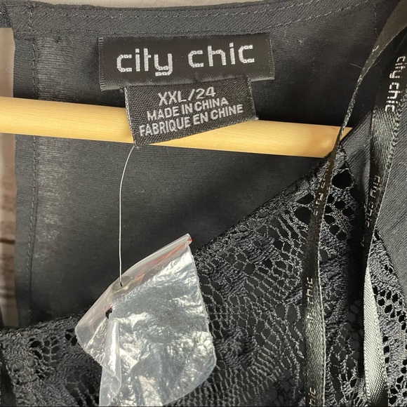 CITY CHIC Lace Necklined Dress with Tie Waist Detail Plus Size XXL (24) - Picture 6 of 7